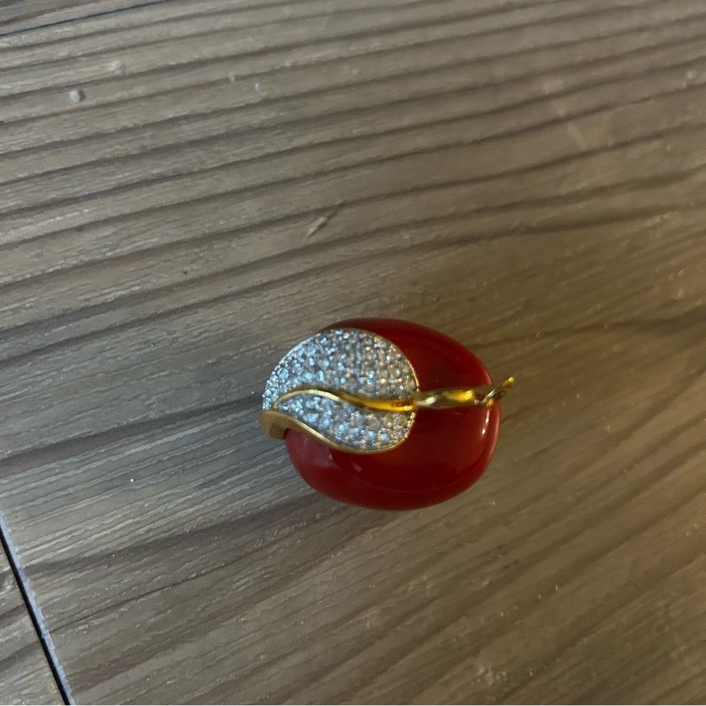 Vintage KJL Kenneth Jay Lane Red Lucite Apple Clear Crystals Gold Tone Pendant - Picture 2 of 4